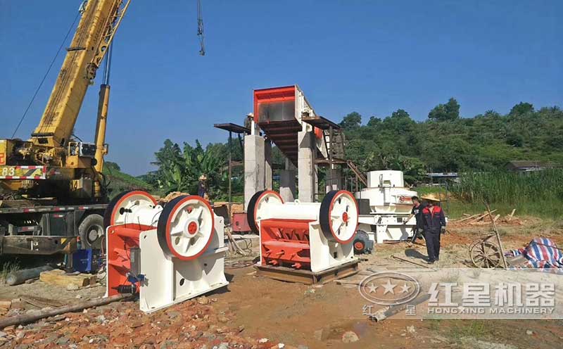 顎破+細顎破+制砂機現(xiàn)場 顎破+細顎破+制砂機現(xiàn)場