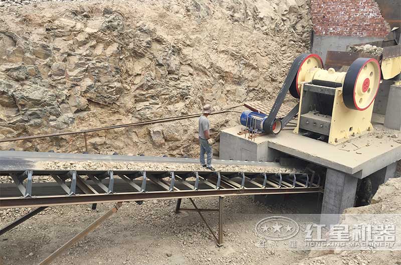 PE250x400鄂式破碎機(jī)現(xiàn)場 PE250x400鄂式破碎機(jī)現(xiàn)場