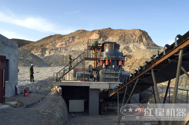 鐵礦石圓錐破碎機(jī)現(xiàn)場(chǎng)實(shí)拍 鐵礦石圓錐破碎機(jī)現(xiàn)場(chǎng)實(shí)拍