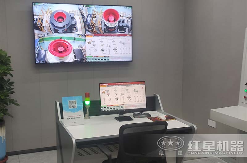 圓錐破碎機(jī)中控系統(tǒng)在監(jiān)控 圓錐破碎機(jī)中控系統(tǒng)在監(jiān)控