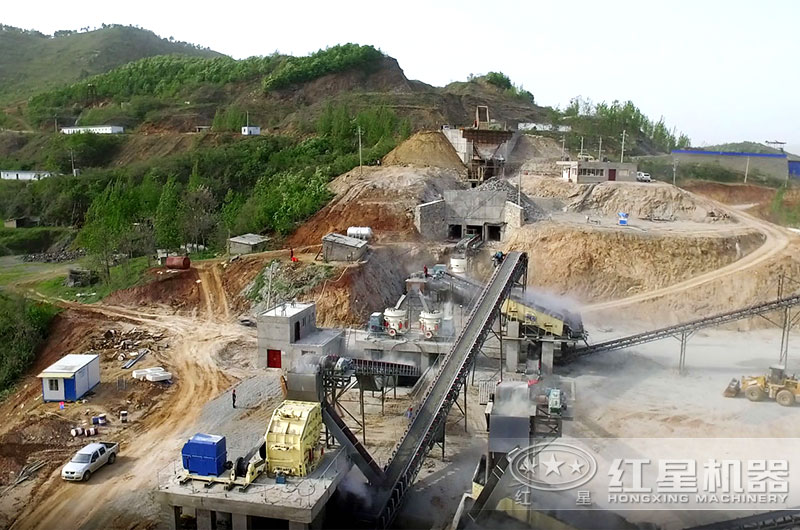 用戶石料生產(chǎn)現(xiàn)場，投資200萬輕松選擇多種型號設(shè)備