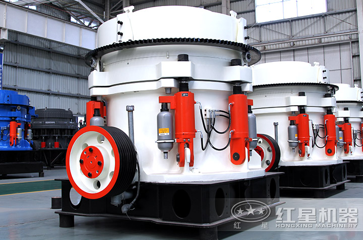 圓錐破碎機實拍圖，運行平穩(wěn) 后期維護(hù)成本低